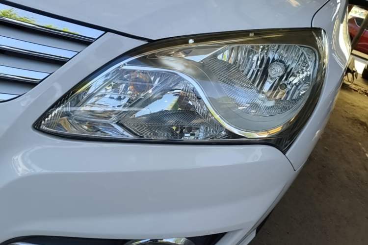 Used Hyundai Celesta 2015 1.6L Automatic Comfort Model Left Front Headlight