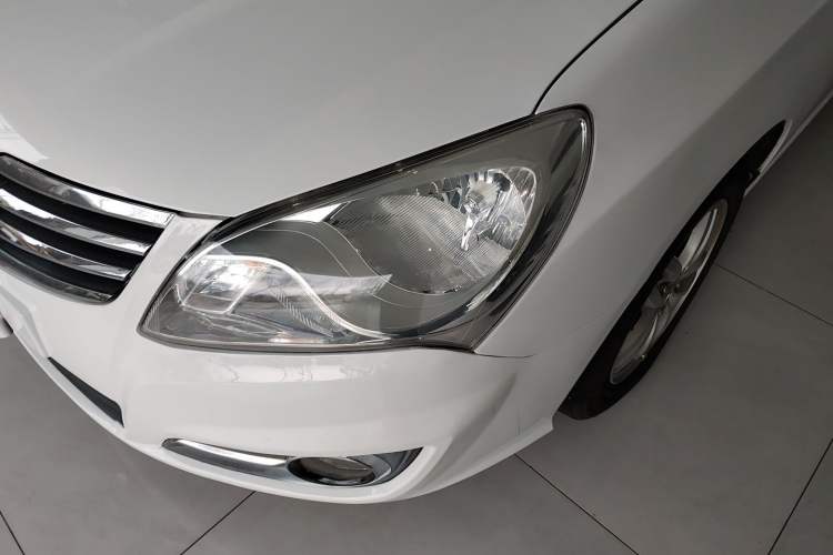 Used Hyundai Celesta 2015 1.6L Manual Comfort Model Left Front Headlight