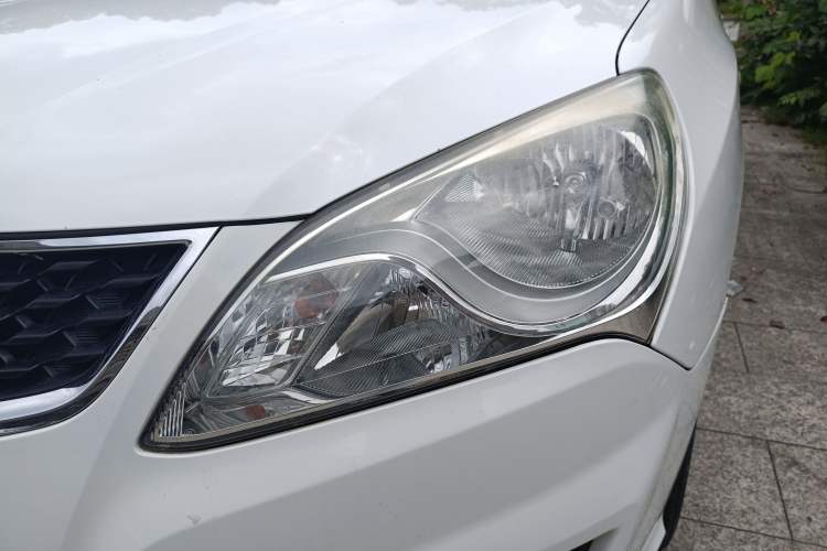 Used Hyundai Celesta 2015 1.6L Automatic Comfort Model Left Front Headlight