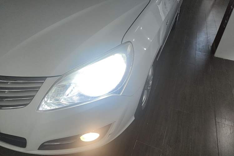 Used Hyundai Celesta 2015 1.6L Automatic Comfort Model Left Front Headlight