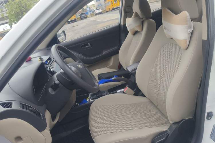 Used Hyundai Celesta 2015 1.6L Manual Comfort Model Left Front Seat