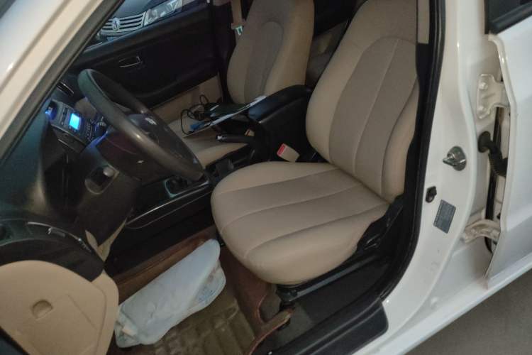 Used Hyundai Celesta 2015 1.6L Manual Comfort Model Left Front Seat