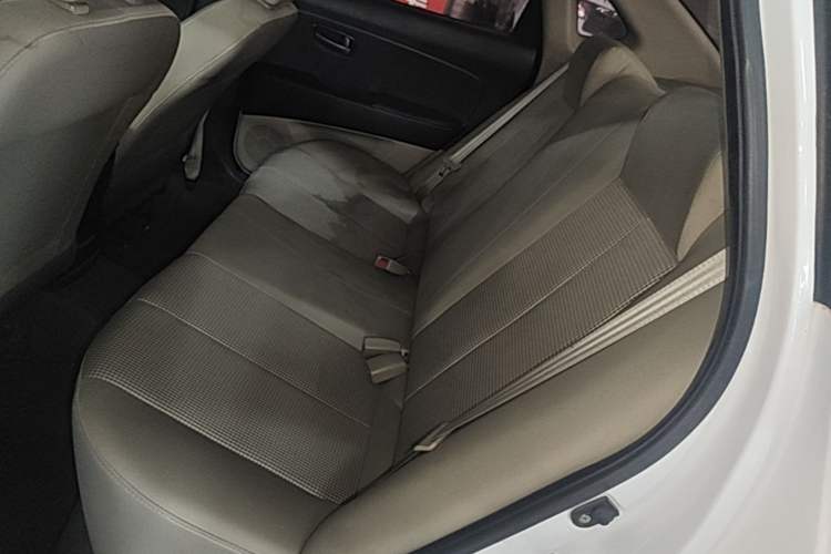 Used Hyundai Celesta 2015 1.6L Automatic Comfort Model Left Rear Seat