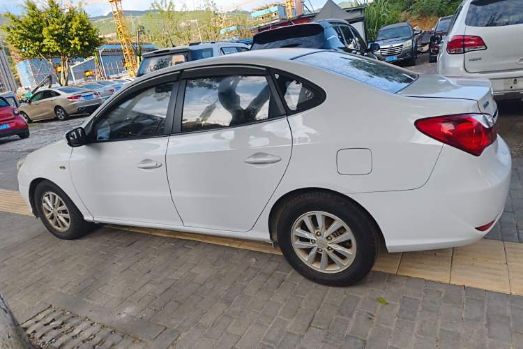 Used Hyundai Celesta 2015 1.6L Automatic Comfort Model Left Side