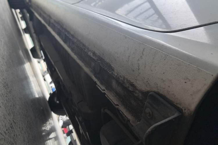 Used Hyundai Celesta 2015 1.6L Manual Comfort Model Left Side Sill