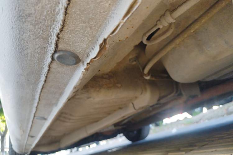 Used Hyundai Celesta 2015 1.6L Automatic Comfort Model Left Side Sill