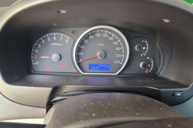 Used Hyundai Celesta 2015 1.6L Automatic Comfort Model Odometer Close Up