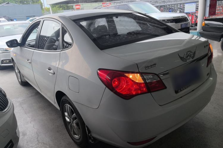 Used Hyundai Celesta 2015 1.6L Manual Comfort Model Rear Left 45 Deg
