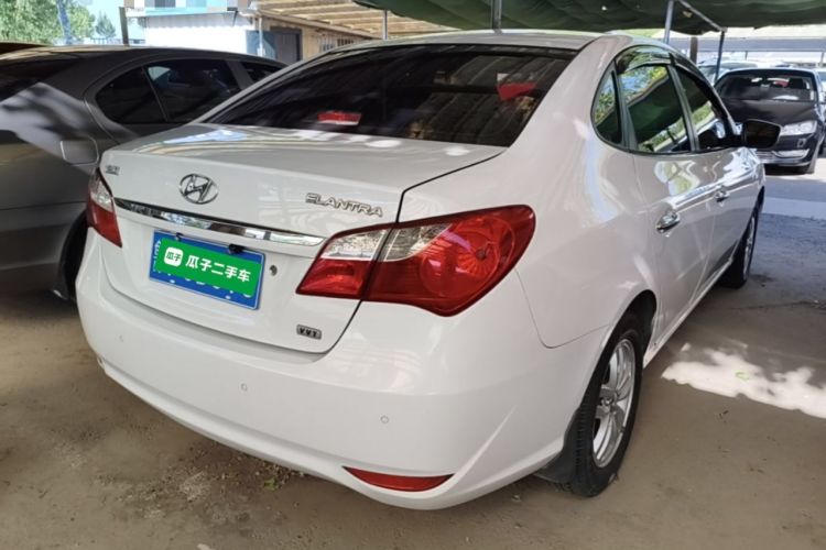 Used Hyundai Celesta 2015 1.6L Automatic Comfort Model Rear Right 45 Deg