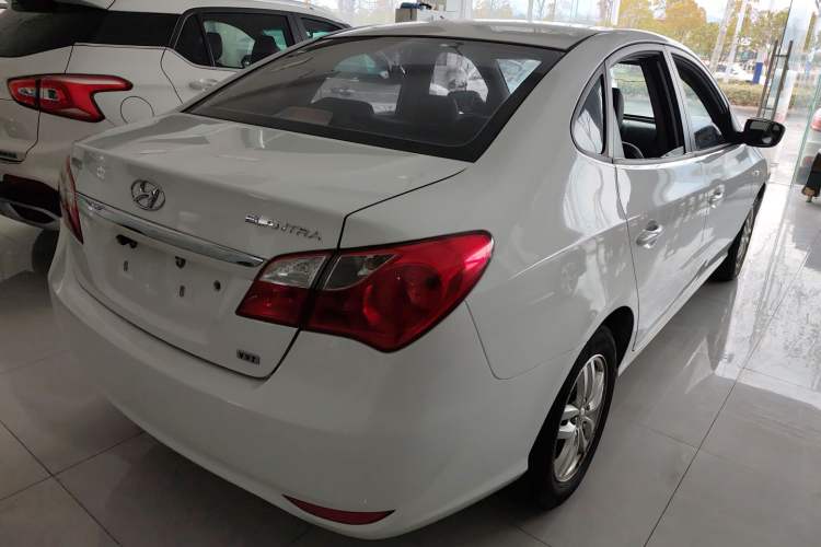 Used Hyundai Celesta 2015 1.6L Manual Comfort Model Rear Right 45 Deg