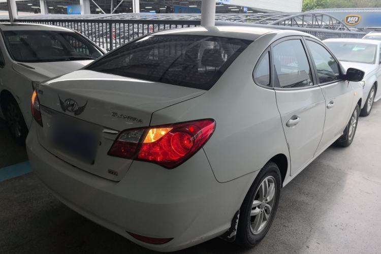 Used Hyundai Celesta 2015 1.6L Manual Comfort Model Rear Right 45 Deg