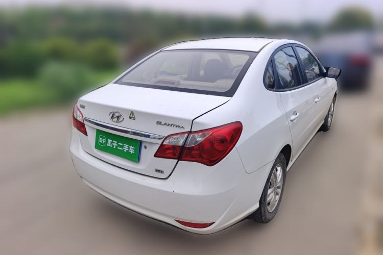 Used Hyundai Celesta 2015 1.6L Manual Comfort Model Rear Right 45 Deg