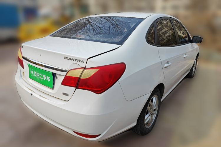 Used Hyundai Celesta 2015 1.6L Manual Comfort Model Rear Right 45 Deg