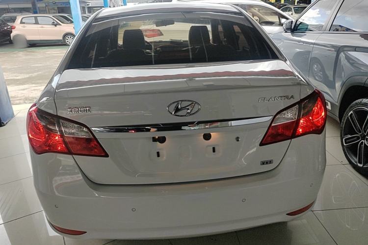 Used Hyundai Celesta 2015 1.6L Automatic Comfort Model Rear