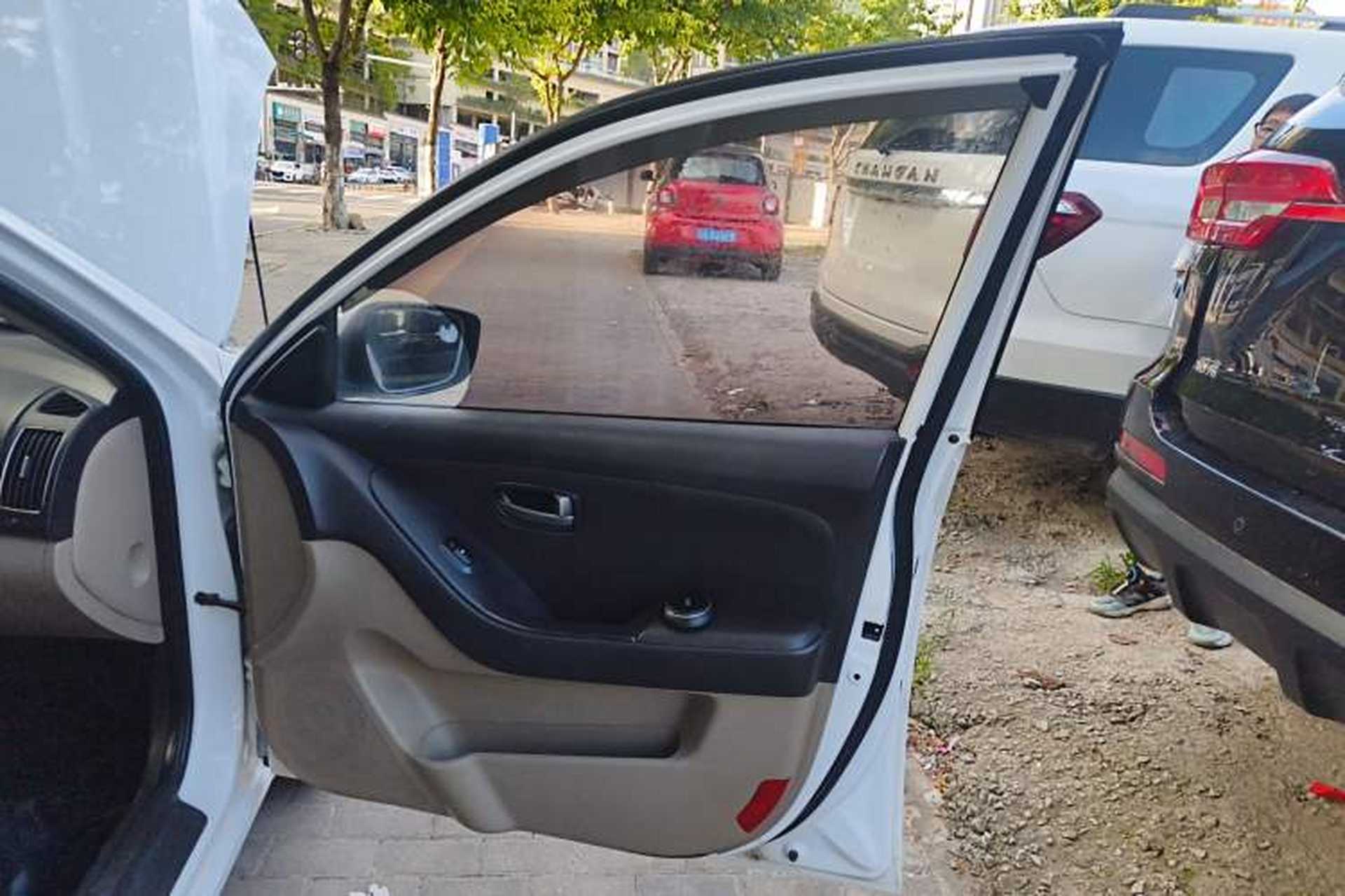 Used Hyundai Celesta 2015 1.6L Automatic Comfort Model Right Front Door Interior