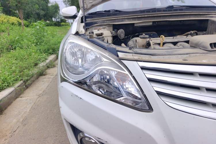Used Hyundai Celesta 2015 1.6L Manual Comfort Model Right Front Headlight
