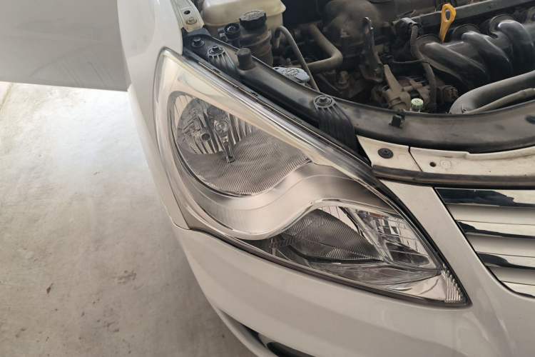Used Hyundai Celesta 2015 1.6L Automatic Comfort Model Right Front Headlight