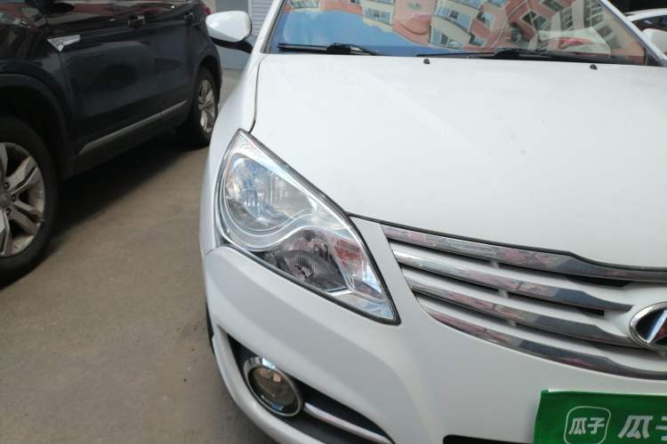 Used Hyundai Celesta 2015 1.6L Manual Comfort Model Right Front Headlight