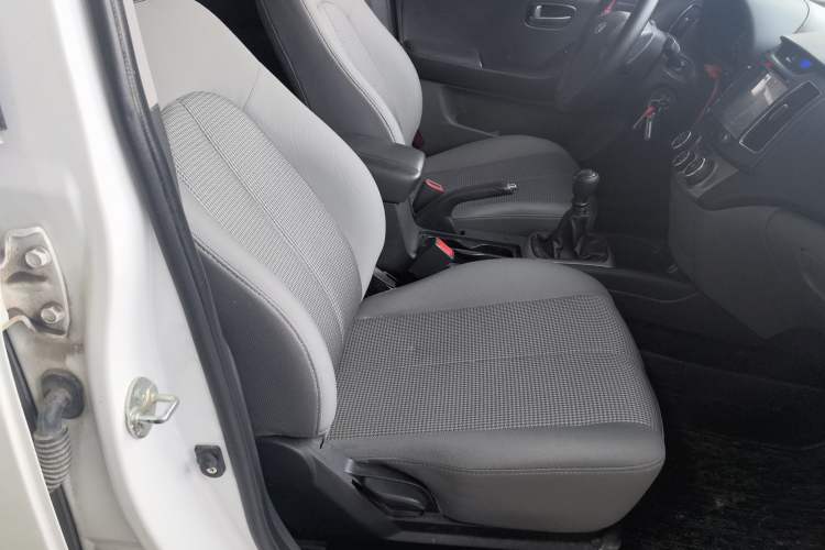 Used Hyundai Celesta 2015 1.6L Manual Comfort Model Right Front Seat