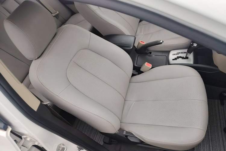 Used Hyundai Celesta 2015 1.6L Automatic Comfort Model Right Front Seat