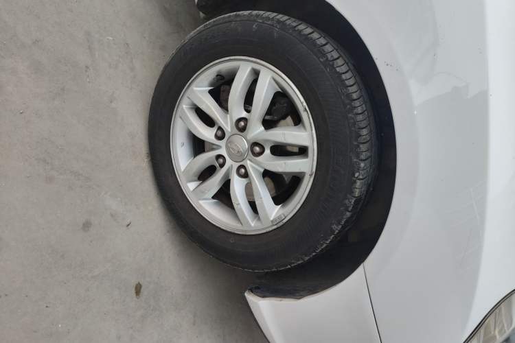 Used Hyundai Celesta 2015 1.6L Manual Comfort Model Right Front Wheel Hub