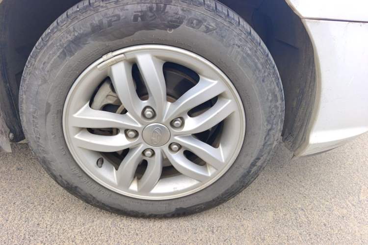 Used Hyundai Celesta 2015 1.6L Manual Comfort Model Right Front Wheel Hub