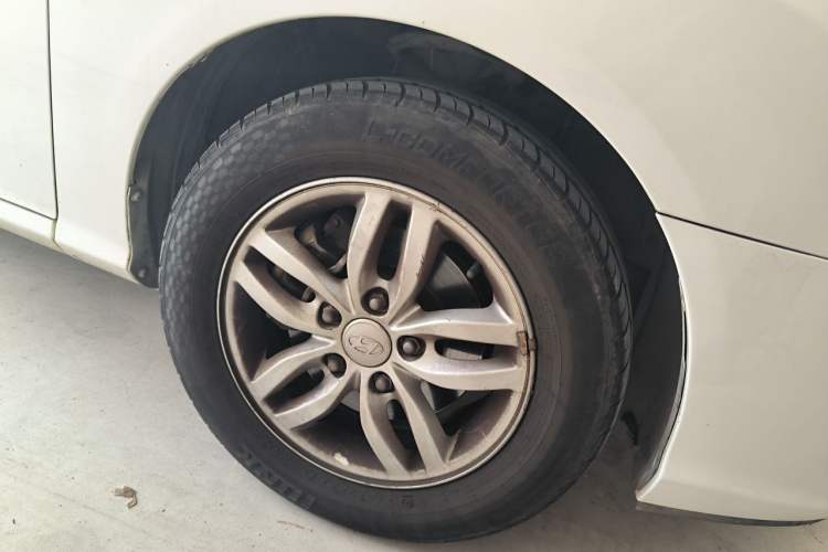 Used Hyundai Celesta 2015 1.6L Automatic Comfort Model Right Front Wheel Hub