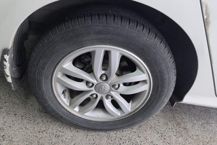 Used Hyundai Celesta 2015 1.6L Manual Comfort Model Right Rear Wheel Hub