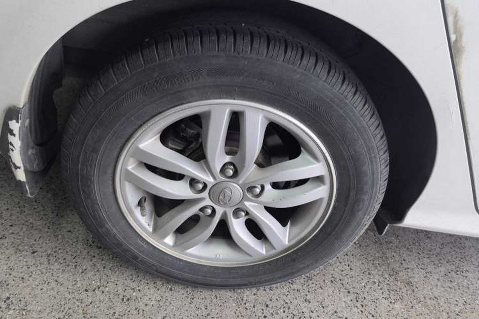 Used Hyundai Celesta 2015 1.6L Manual Comfort Model Right Rear Wheel Hub