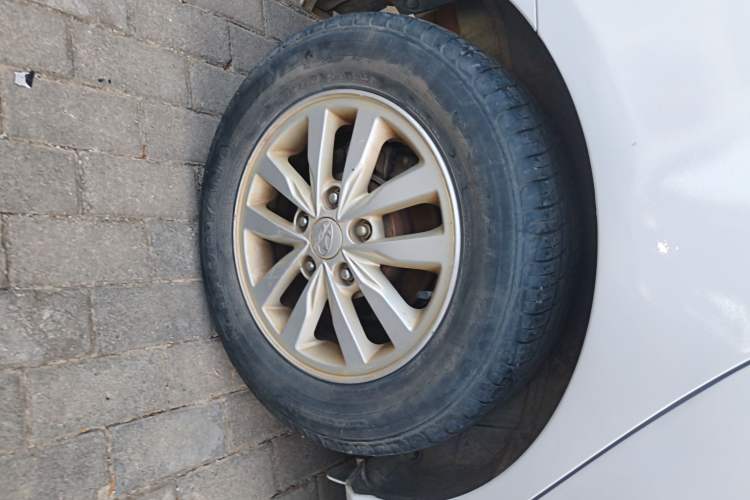 Used Hyundai Celesta 2015 1.6L Automatic Comfort Model Right Rear Wheel Hub