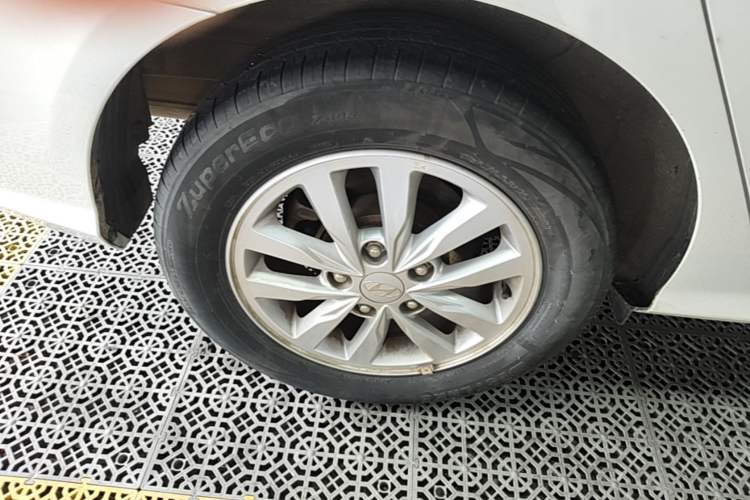 Used Hyundai Celesta 2015 1.6L Automatic Comfort Model Right Rear Wheel Hub