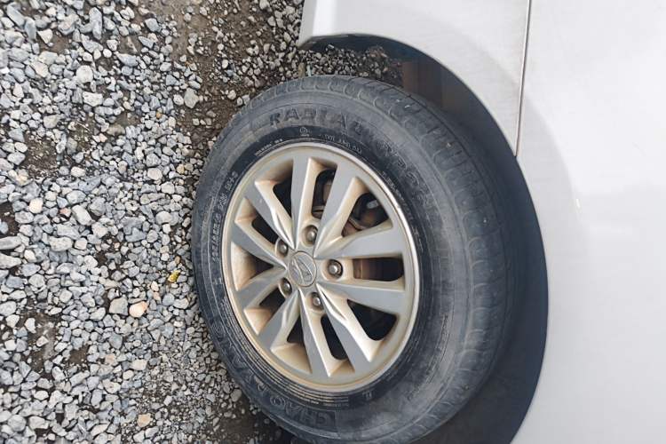 Used Hyundai Celesta 2015 1.6L Automatic Comfort Model Right Rear Wheel Hub