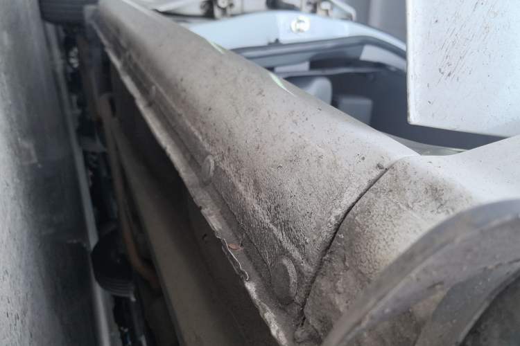Used Hyundai Celesta 2015 1.6L Manual Comfort Model Right Side Sill