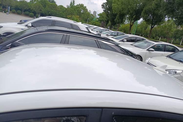 Used Hyundai Celesta 2015 1.6L Automatic Comfort Model Roof