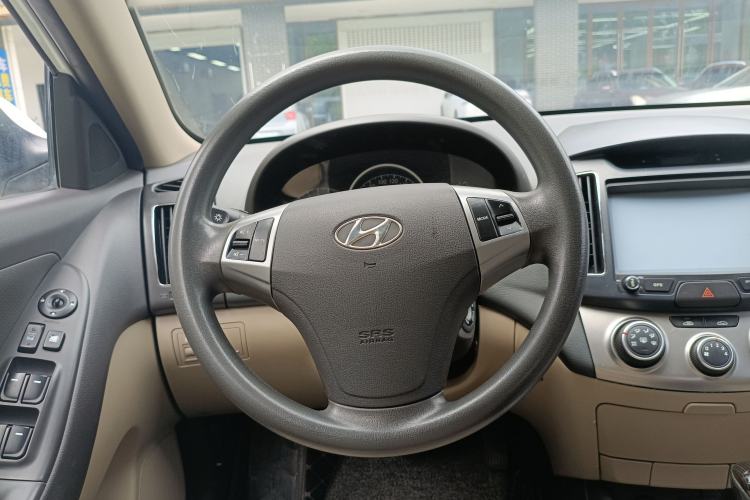 Used Hyundai Celesta 2015 1.6L Automatic Comfort Model Steering Wheel