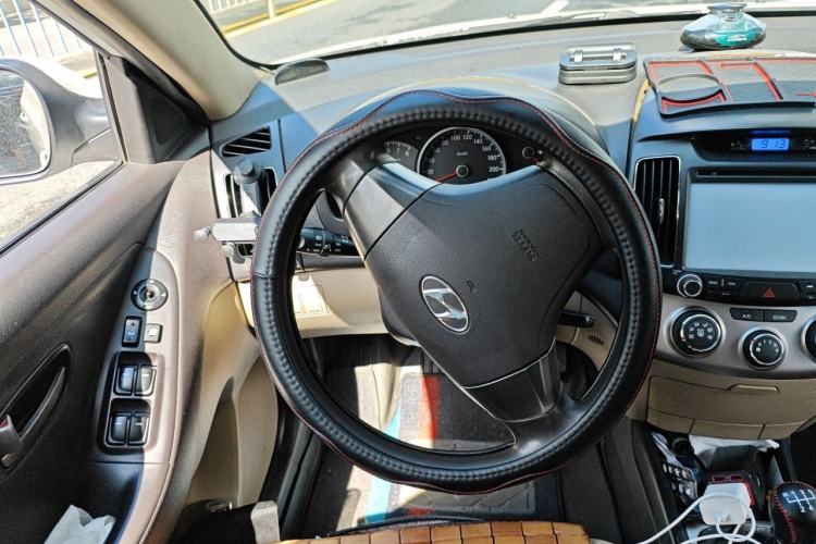 Used Hyundai Celesta 2015 1.6L Manual Comfort Model Steering Wheel