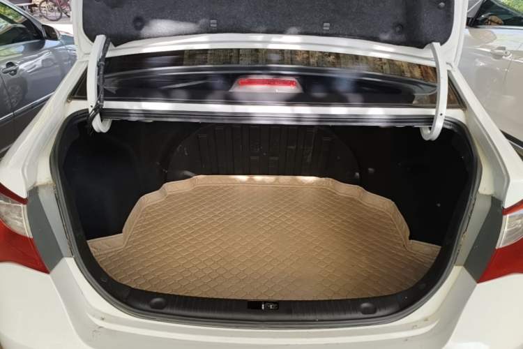 Used Hyundai Celesta 2015 1.6L Automatic Comfort Model Trunk