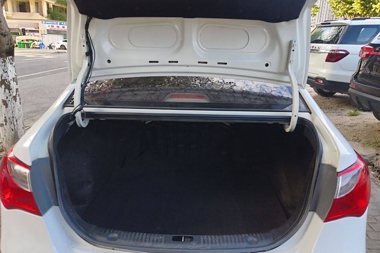 Used Hyundai Celesta 2015 1.6L Automatic Comfort Model Trunk