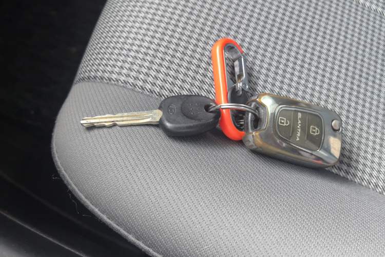Used Hyundai Celesta 2015 1.6L Manual Comfort Model Vehicle Key