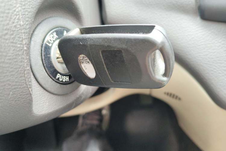 Used Hyundai Celesta 2015 1.6L Automatic Comfort Model Vehicle Key