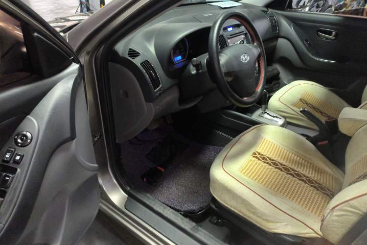 Used Hyundai Celesta 2015 1.6L Automatic Comfort Model Driver Seat