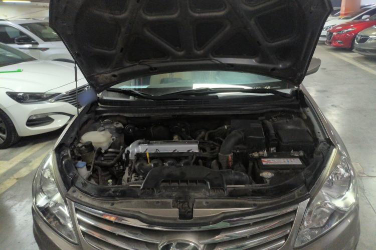 Used Hyundai Celesta 2015 1.6L Automatic Comfort Model Engine Bay