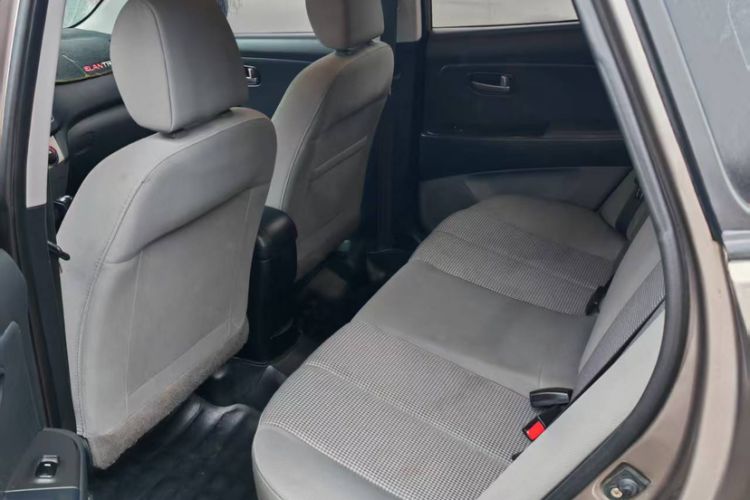 Used Hyundai Celesta 2015 1.6L Automatic Comfort Model Interior 3