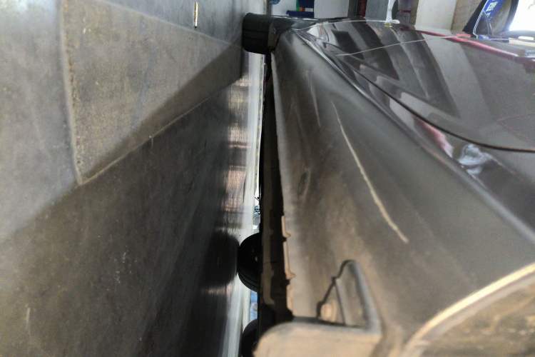 Used Hyundai Celesta 2015 1.6L Automatic Comfort Model Left Side Sill