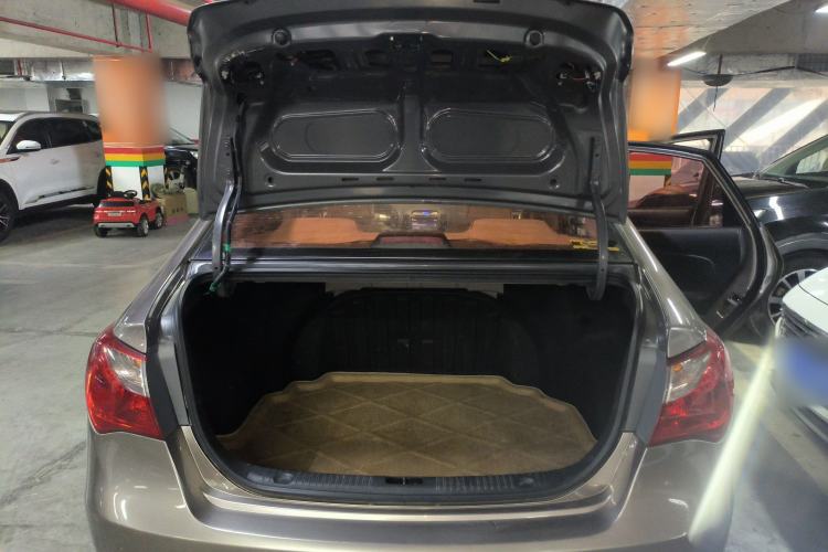 Used Hyundai Celesta 2015 1.6L Automatic Comfort Model Trunk