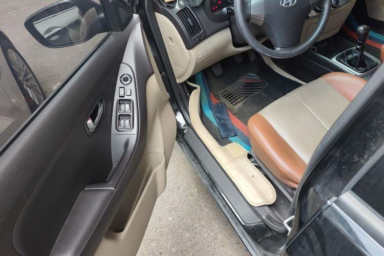 Used Hyundai Celesta 2016 1.6L Manual Joy Edition Driver Seat