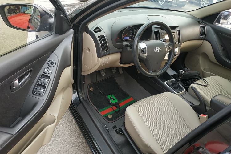 Used Hyundai Celesta 2016 1.6L Manual Jia Yue Sunroof Edition Driver Seat
