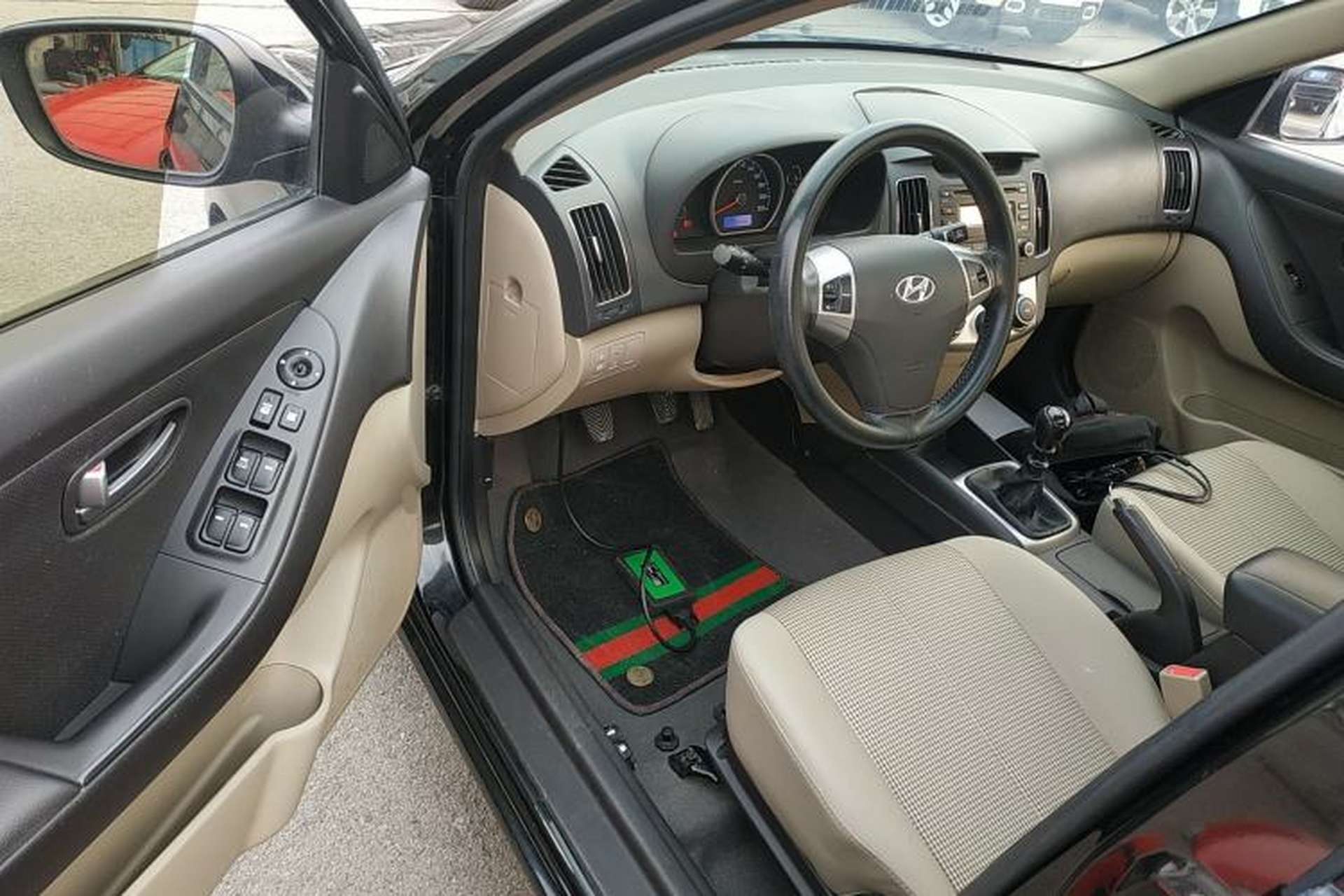 Used Hyundai Celesta 2016 1.6L Manual Jia Yue Sunroof Edition Driver Seat