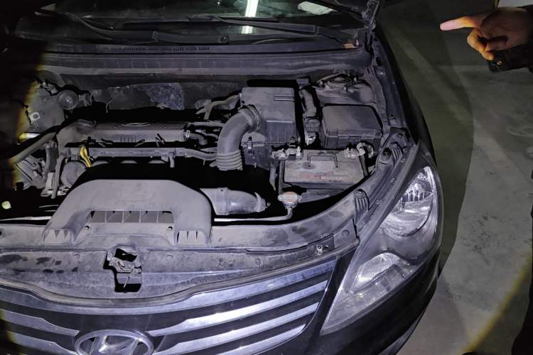 Used Hyundai Celesta 2016 1.6L Manual Joy Edition Engine Bay Left