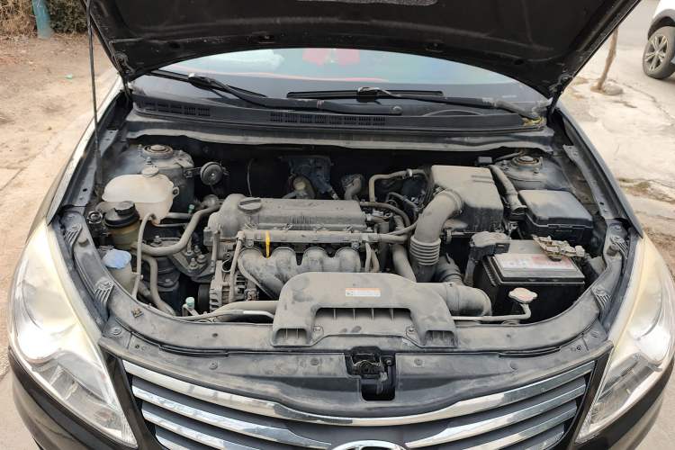 Used Hyundai Celesta 2016 1.6L Manual Joy Edition Engine Bay